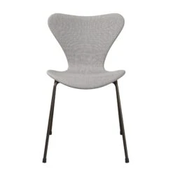 Series 7 Fully Upholstered Chair By Fritz Hansen